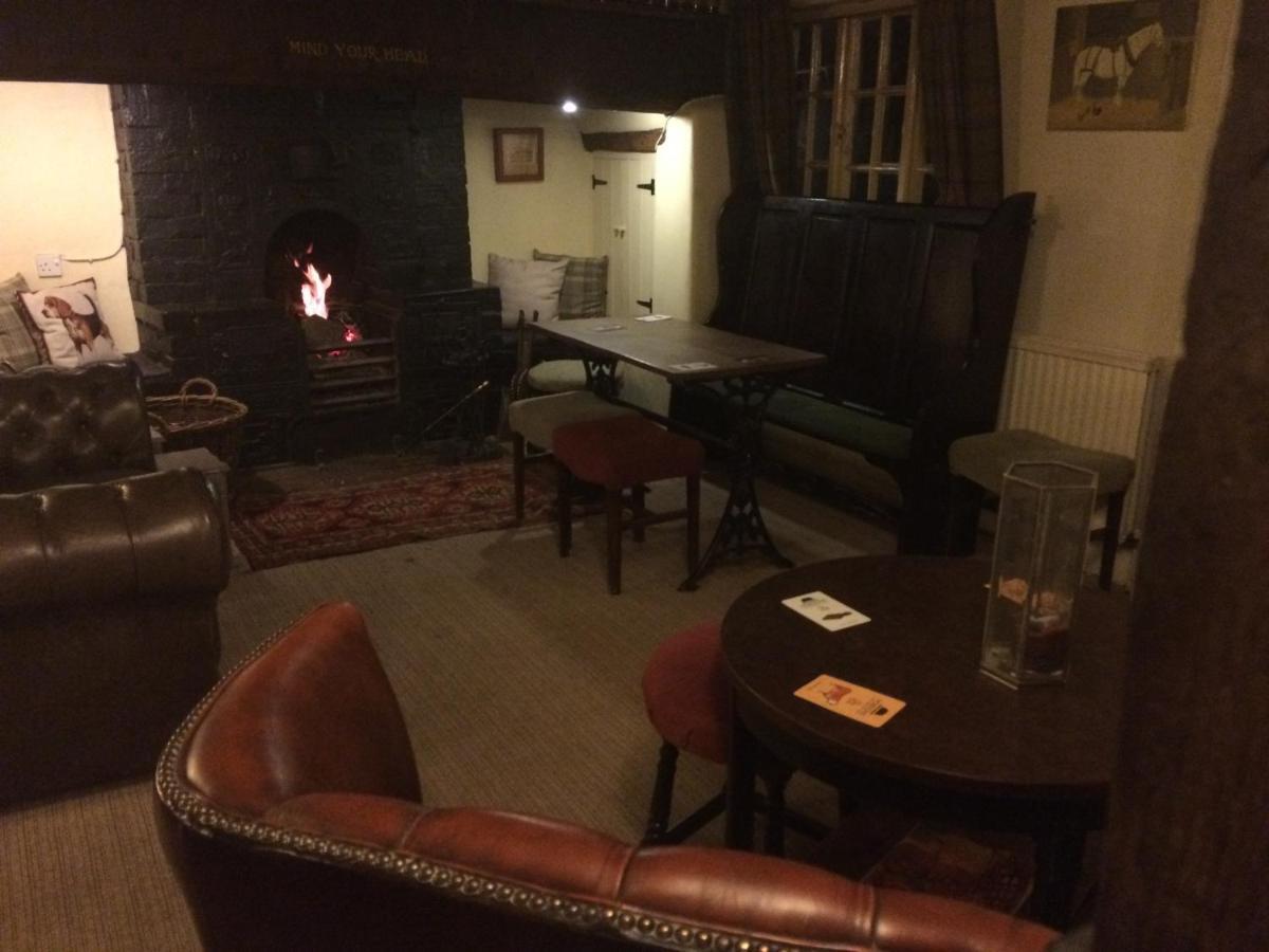 White Horse Inn Pulverbatch Church Pulverbatch Extérieur photo